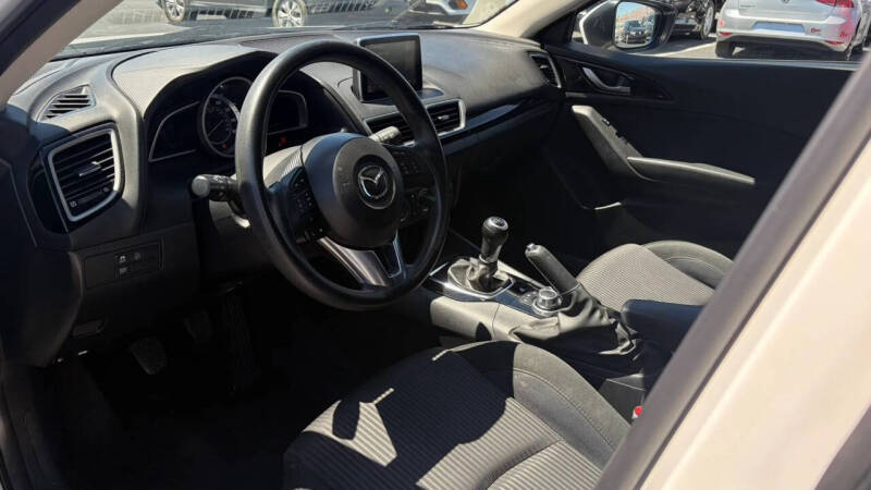 2016 Mazda MAZDA3 i Sport