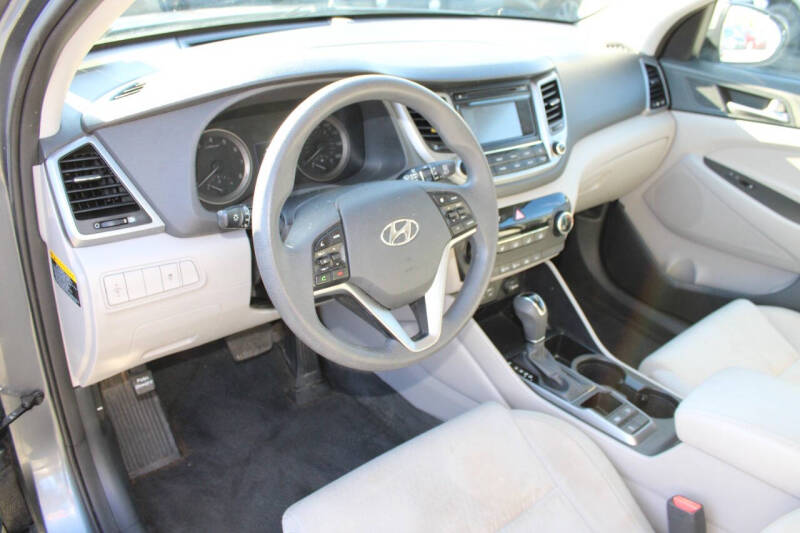 2016 Hyundai Tucson SE