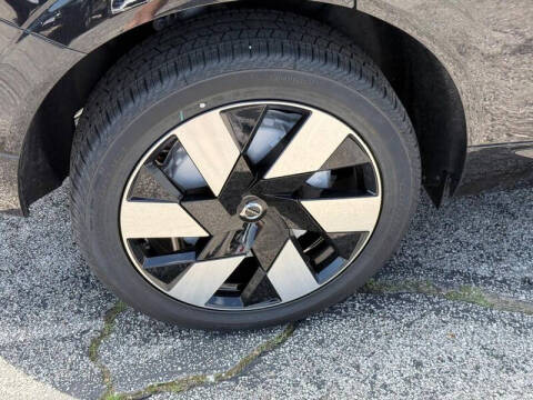 2025 Volvo XC60 T8 Plus Dark Theme