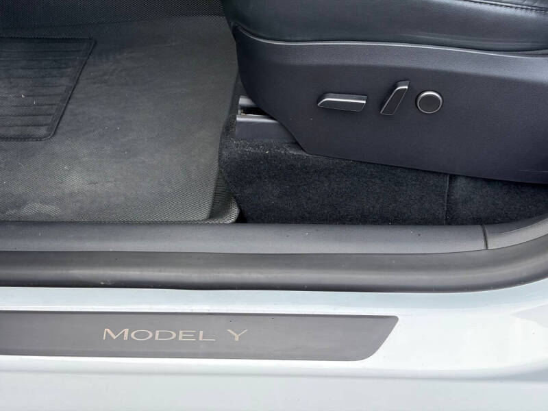 2023 Tesla Model Y Long Range