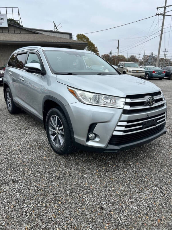 2019 Toyota Highlander XLE photo 3