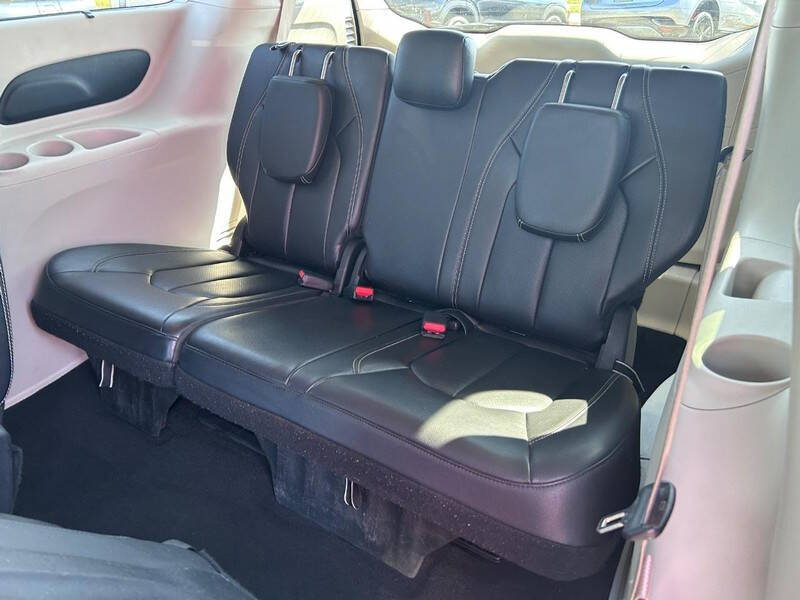 2022 Chrysler Pacifica Touring L