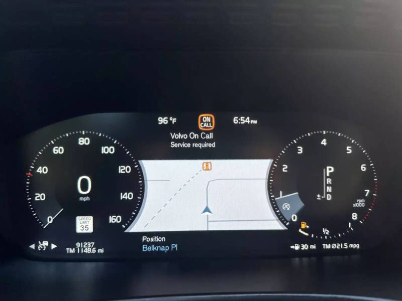 2017 Volvo XC90 T6 Momentum