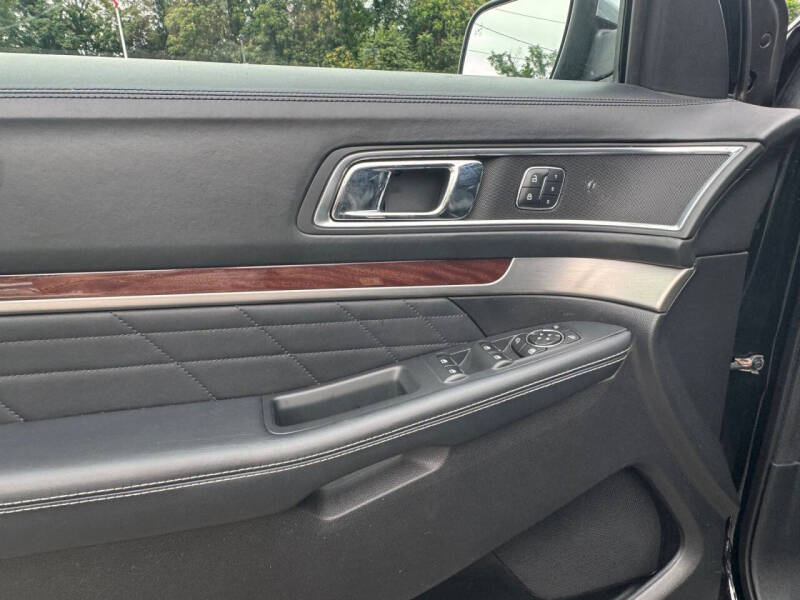 2017 Ford Explorer Platinum