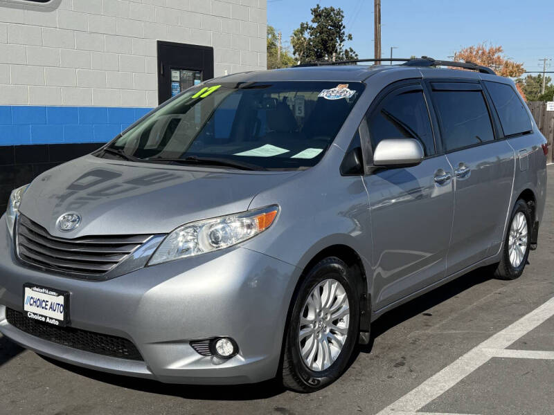 2017 Toyota Sienna XLE 8-Passenger
