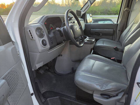 2013 Ford E-Series E-350 SD