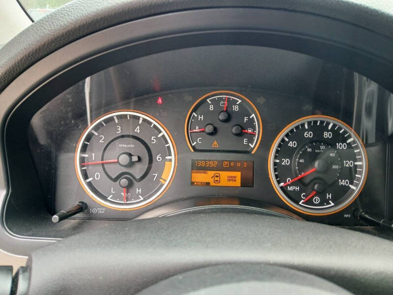 2011 Nissan Armada SV