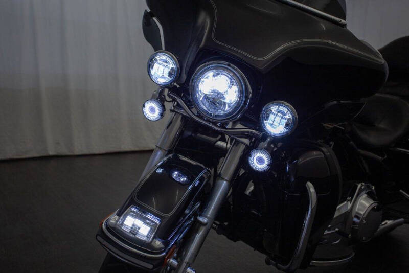 2010 Harley-Davidson FLHTC