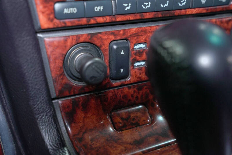 2004 Ford Thunderbird Deluxe