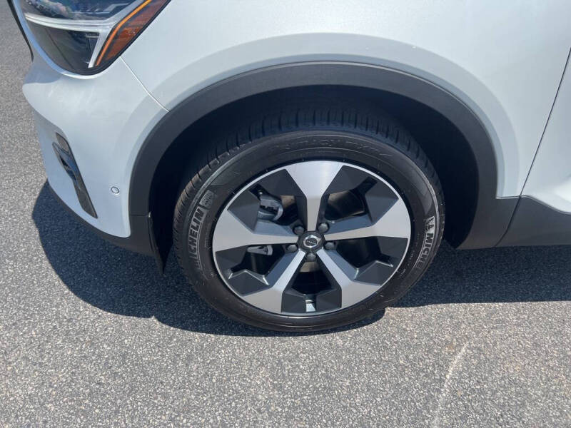 2026 Volvo XC40 B5 Plus