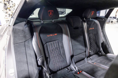 2023 Lamborghini Urus Performante