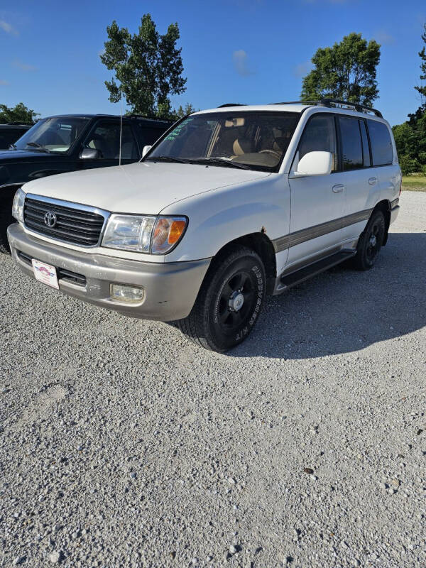 2000 Toyota Land Cruiser for sale at WESTSIDE GARAGE LLC in Keokuk IA