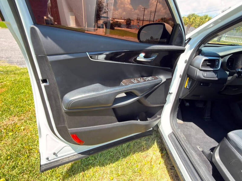 2017 Kia Sorento L