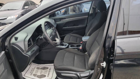 2019 Hyundai Elantra SE