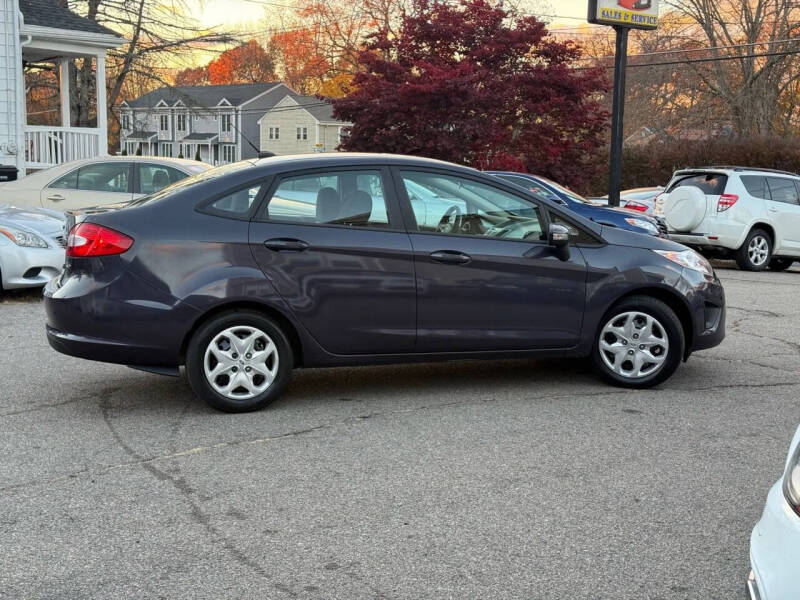 2013 Ford Fiesta SE