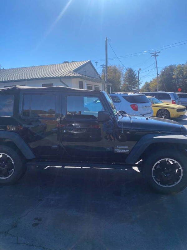 2013 Jeep Wrangler Unlimited null photo 4