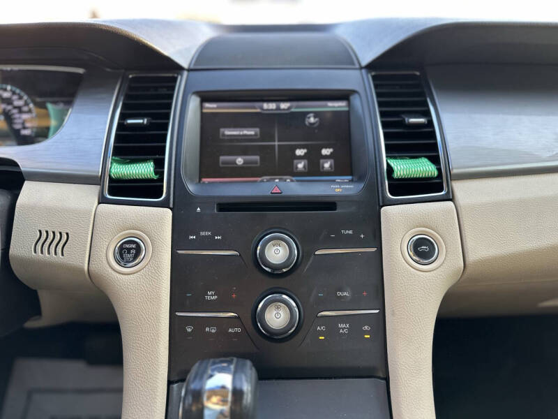 2015 Ford Taurus SEL