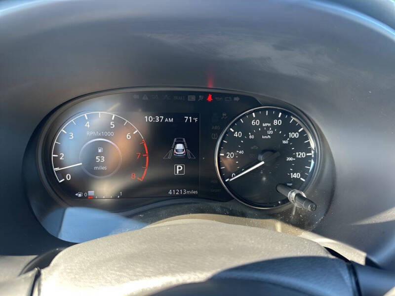 2021 Nissan Kicks SR