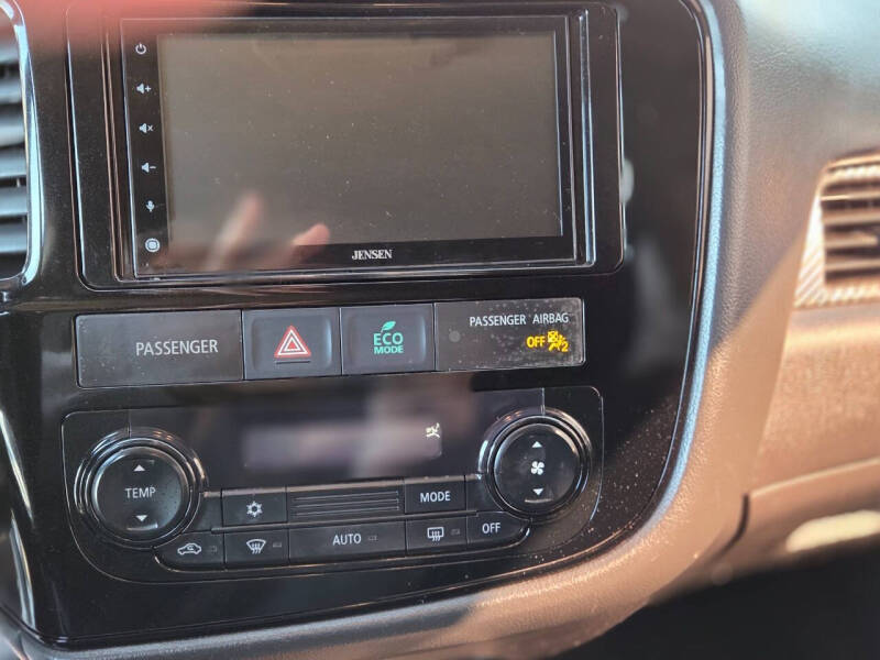 2016 Mitsubishi Outlander SE