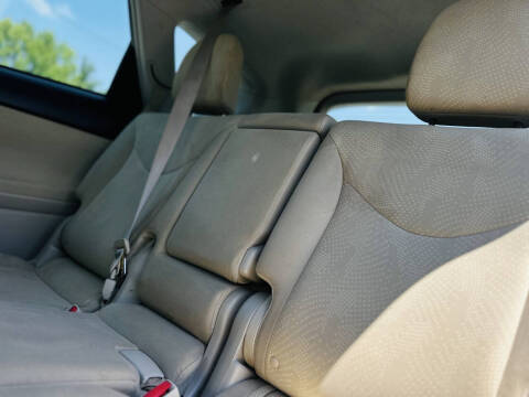 2013 Toyota Prius v Two