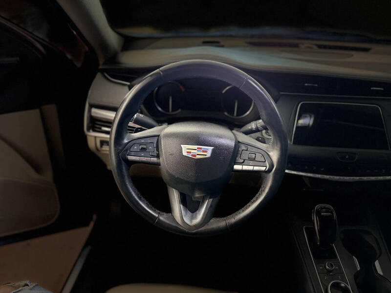 2020 Cadillac XT4 Luxury