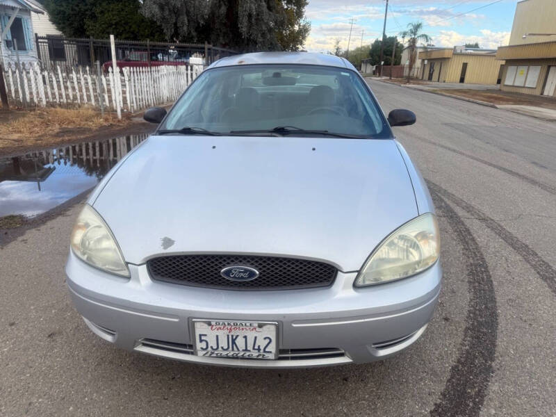 2005 Ford Taurus SE