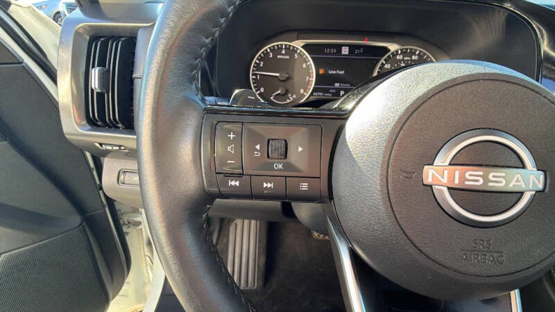 2022 Nissan Pathfinder SL