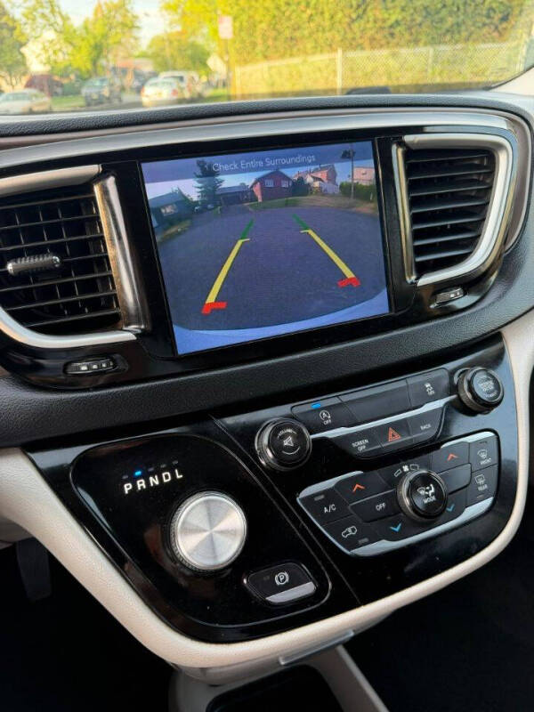2017 Chrysler Pacifica Touring