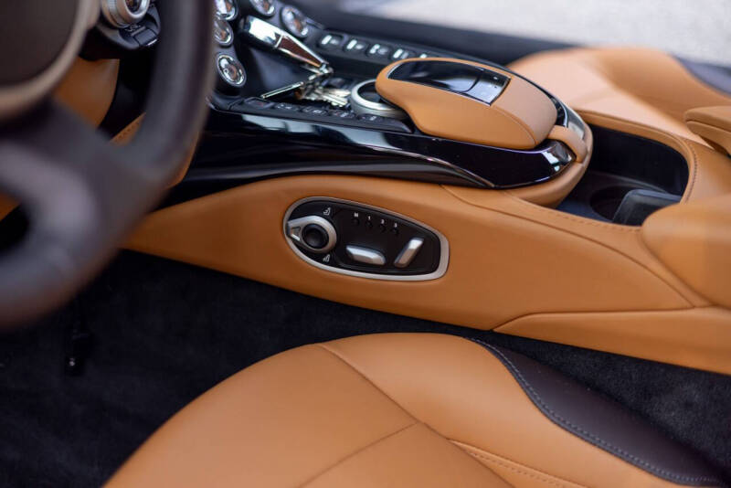 2023 Aston Martin Vantage