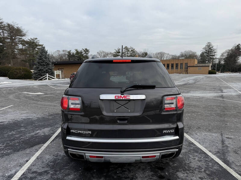 2016 GMC Acadia Denali