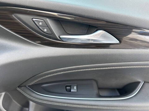 2018 Buick Regal TourX Essence