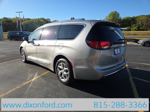 2017 Chrysler Pacifica Touring-L Plus