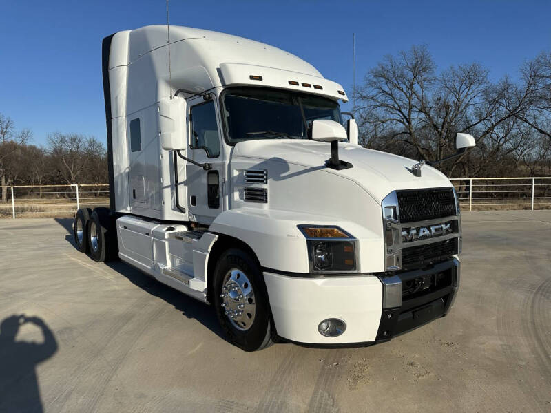 2019 Mack Anthem
