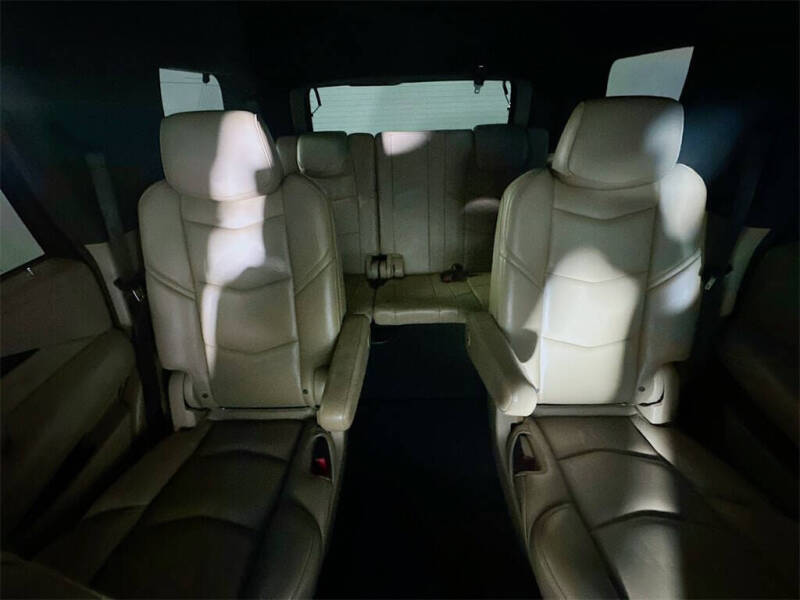 2019 Cadillac Escalade Platinum