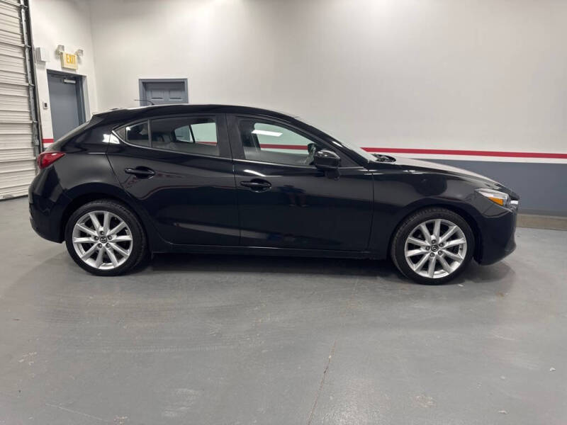2017 Mazda MAZDA3 Touring