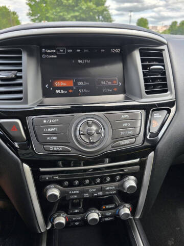 2019 Nissan Pathfinder SV