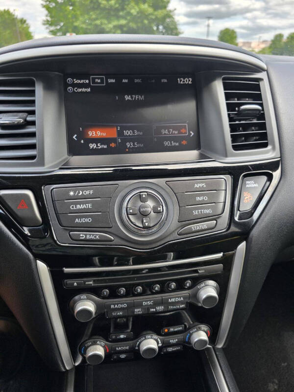 2019 Nissan Pathfinder SV