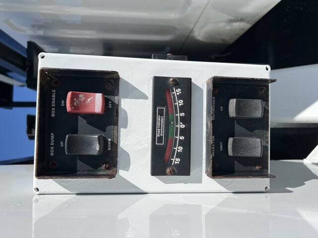 2017 Freightliner M2 106