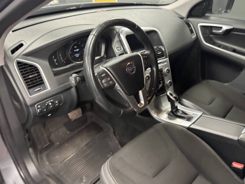 2017 Volvo XC60 T5 Dynamic