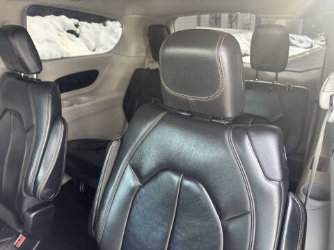 2017 Chrysler Pacifica Touring Plus