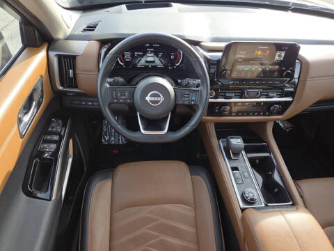 2024 Nissan Pathfinder Platinum