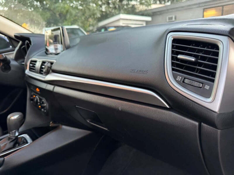 2017 Mazda MAZDA3 Sport