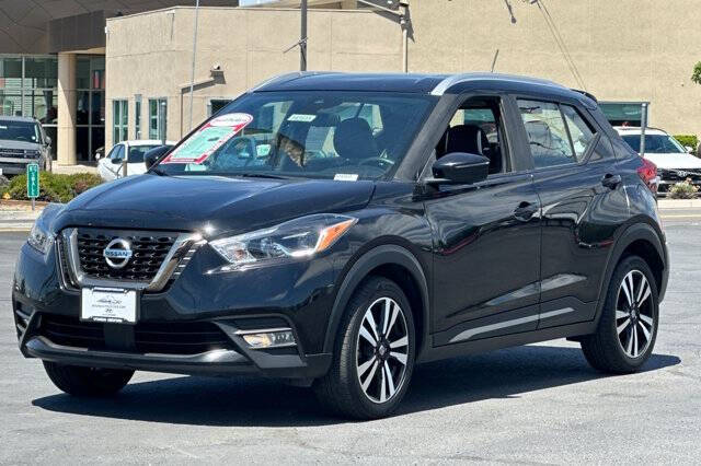 2020 Nissan Kicks SR