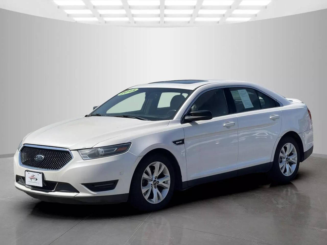 2015 Ford Taurus for sale at Used Cars Toledo in Oregon, OH