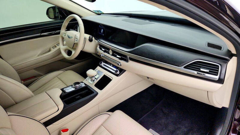 2020 Genesis G90