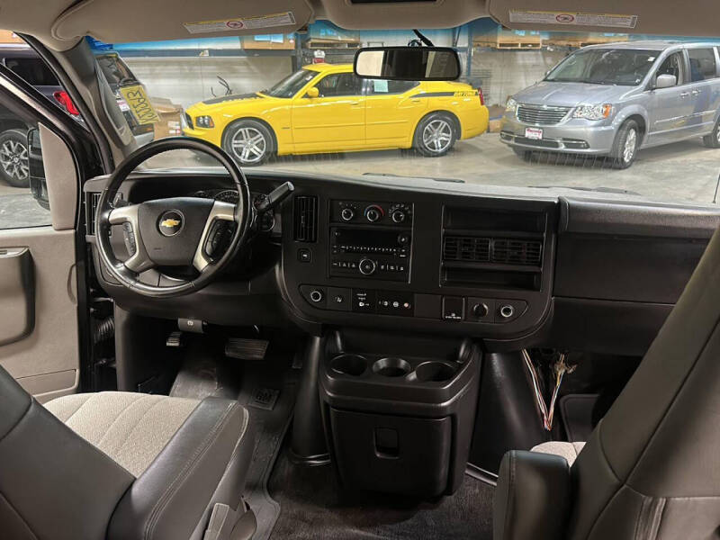 2017 Chevrolet Express LT 3500