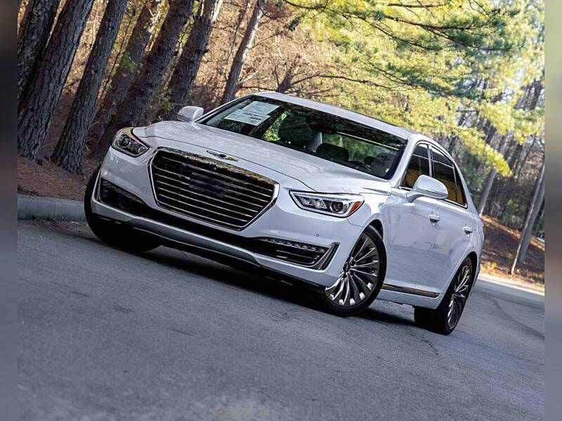 2017 Genesis G90
