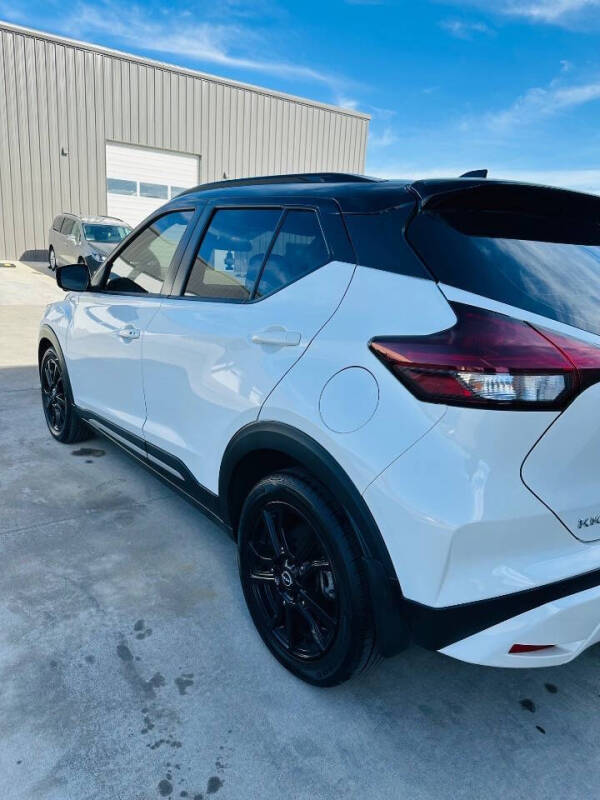 2023 Nissan Kicks SR