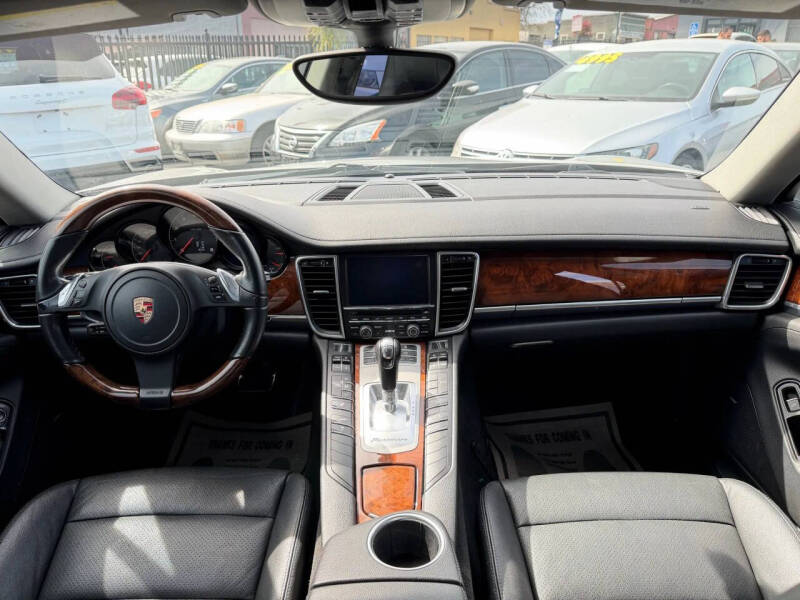 2012 Porsche Panamera