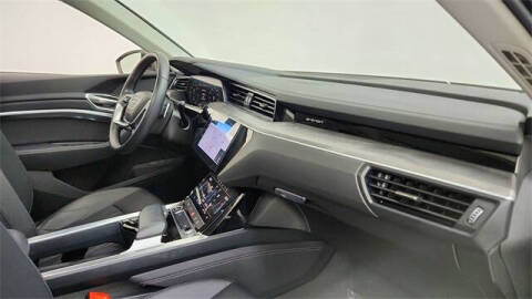 2024 Audi Q8 e-tron quattro Premium